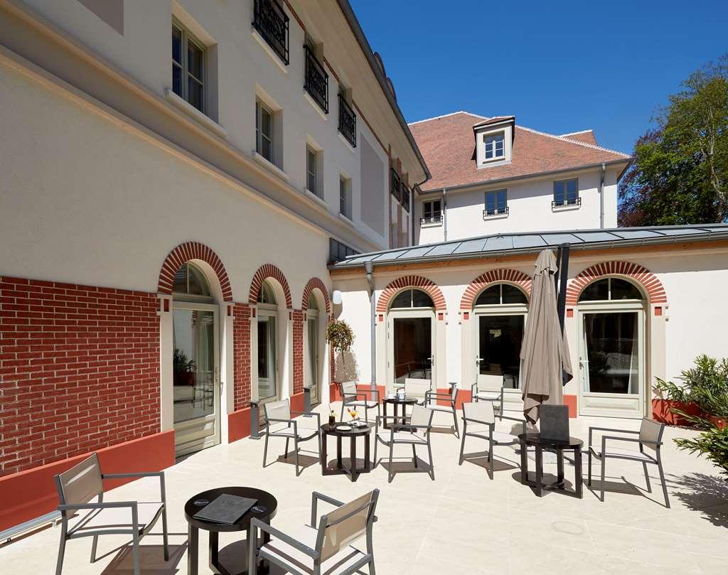 Castel Maintenon Hôtel Restaurant&Spa Exterior foto