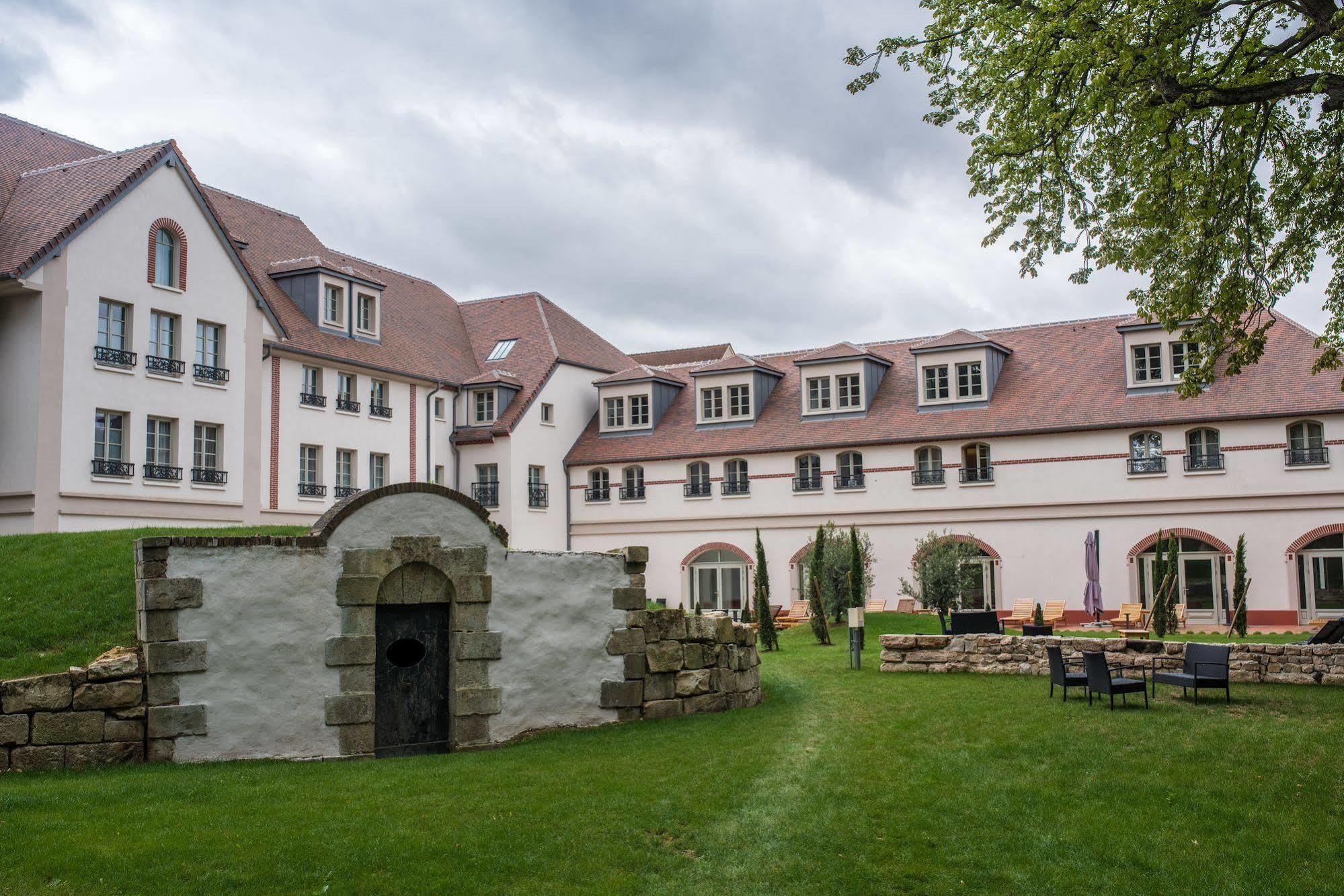Castel Maintenon Hôtel Restaurant&Spa Exterior foto
